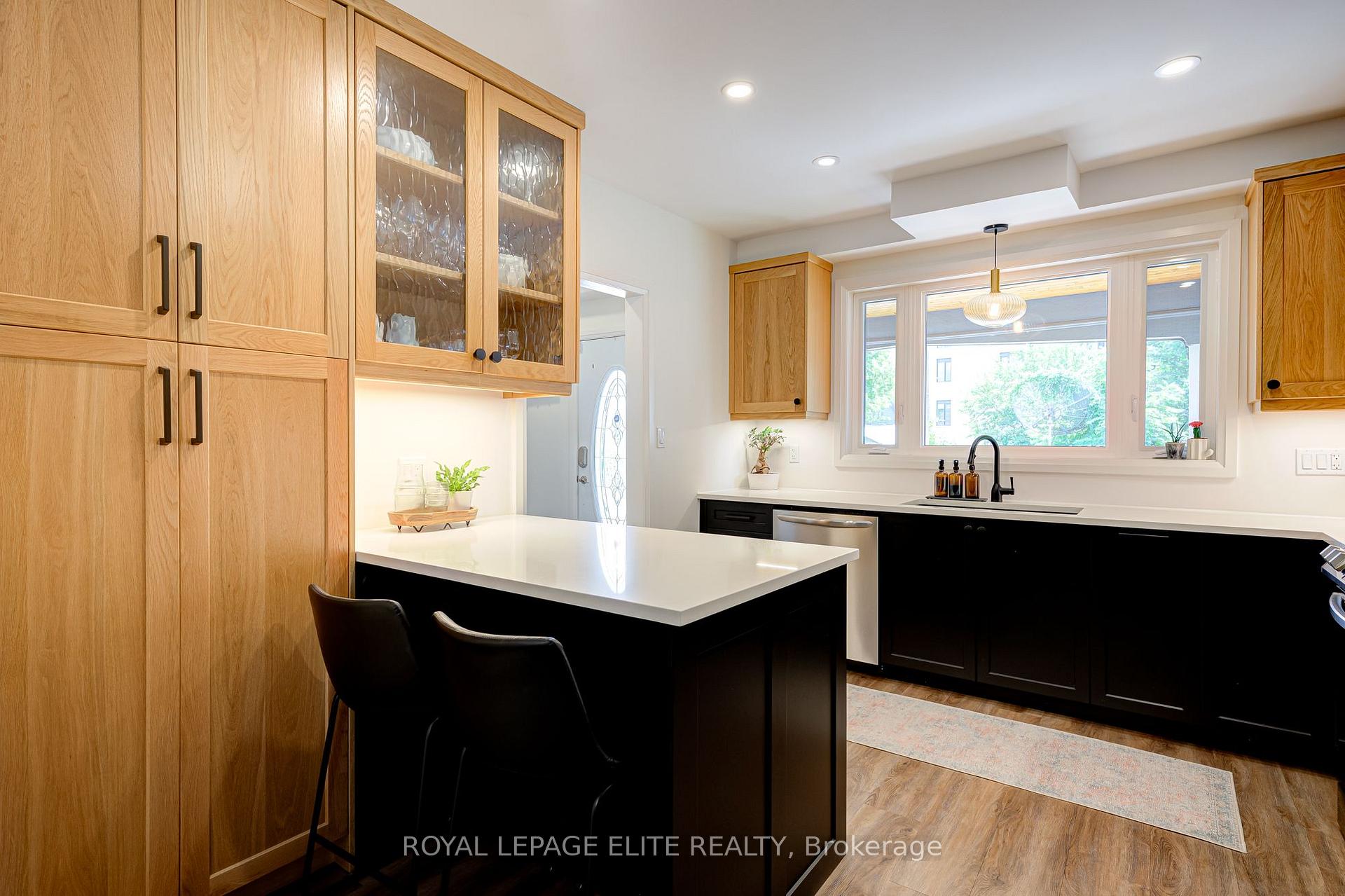Photo 13 of 24 Stahl Avenue, Kitchener, Mount Hope Huron Park — HOMEH