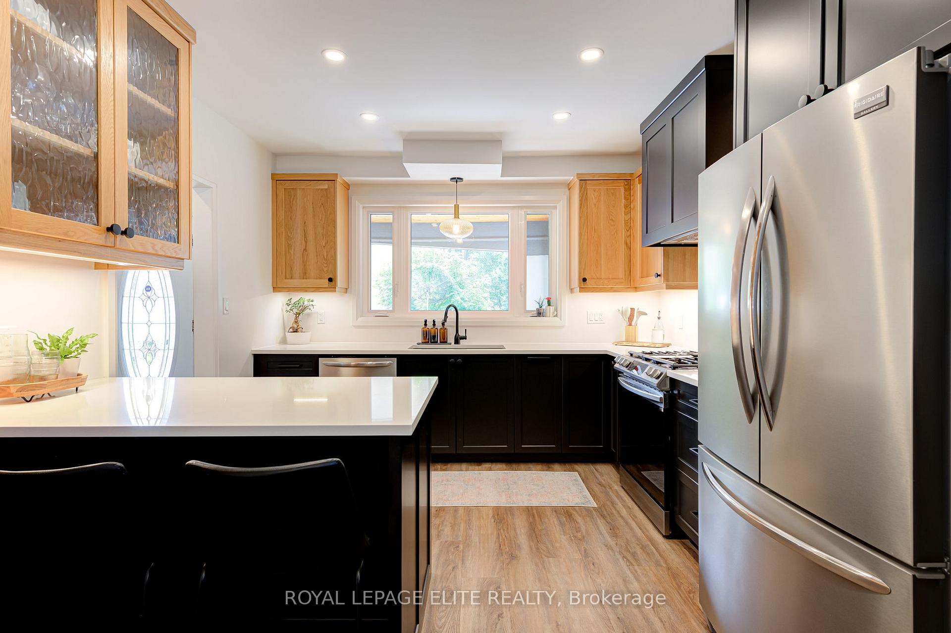 Photo 14 of 24 Stahl Avenue, Kitchener, Mount Hope Huron Park — HOMEH