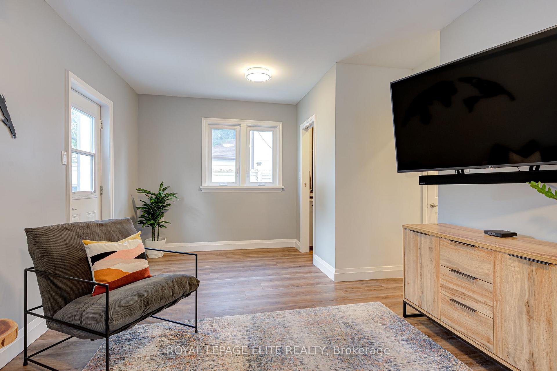 Photo 20 of 24 Stahl Avenue, Kitchener, Mount Hope Huron Park — HOMEH