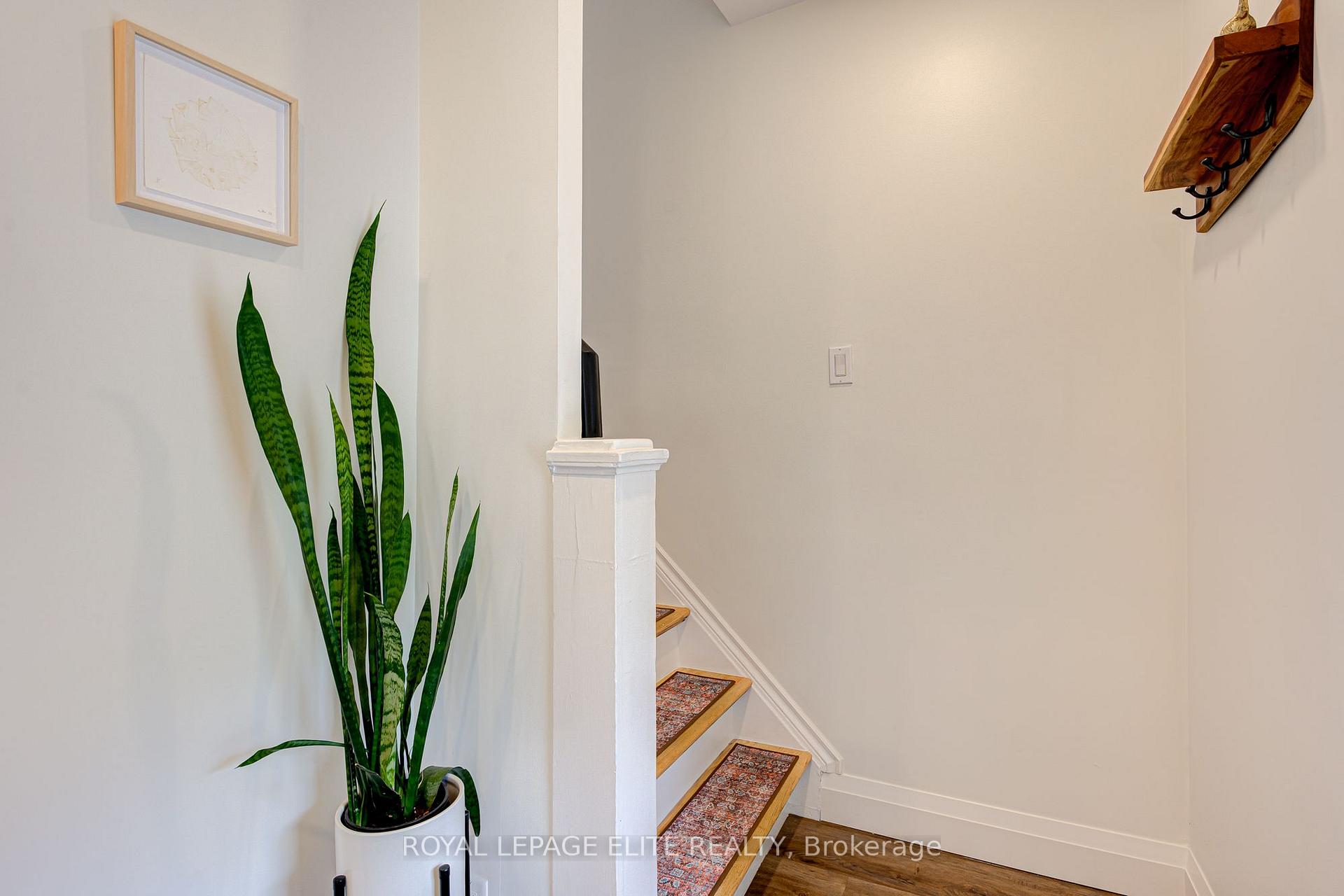 Photo 22 of 24 Stahl Avenue, Kitchener, Mount Hope Huron Park — HOMEH