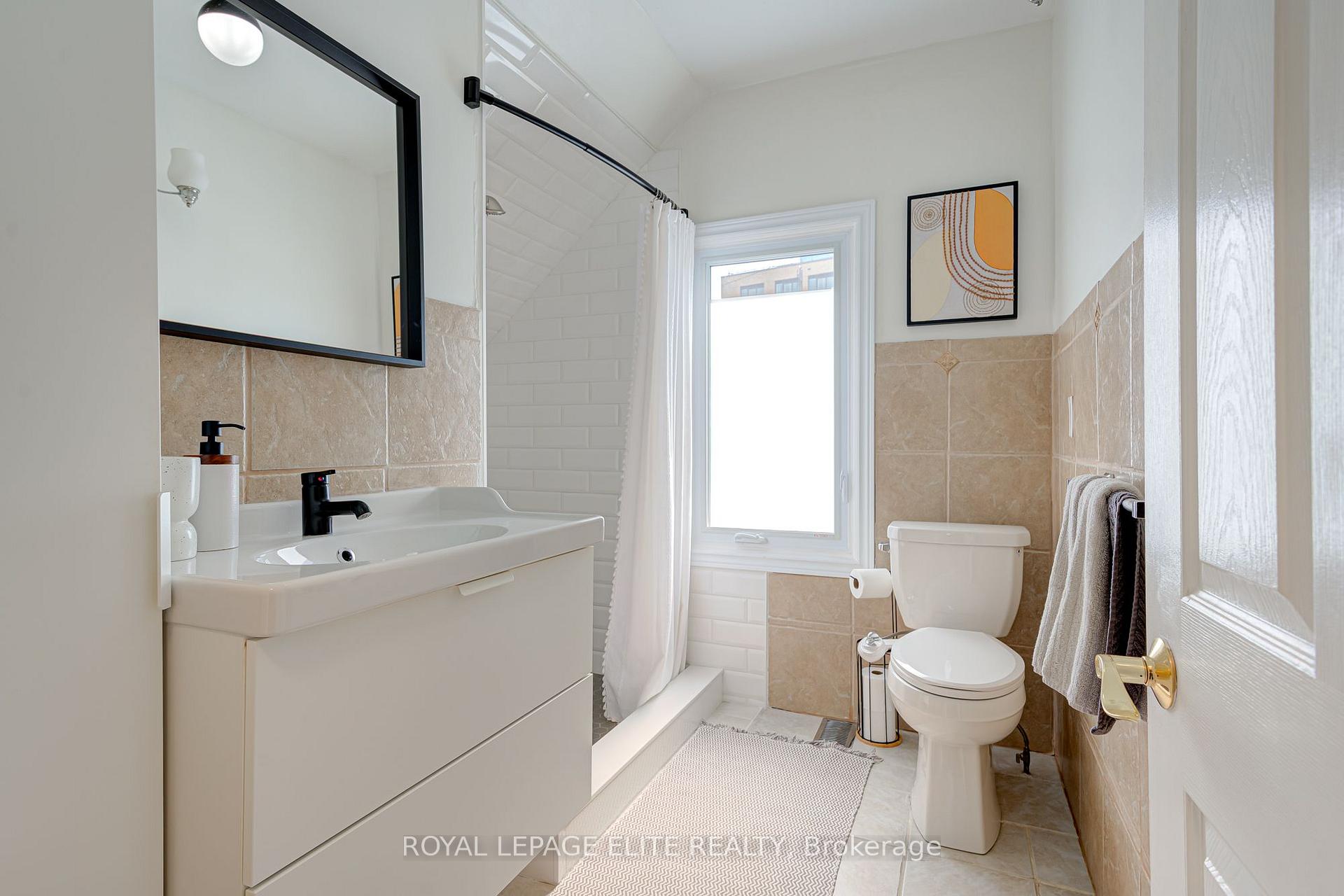 Photo 23 of 24 Stahl Avenue, Kitchener, Mount Hope Huron Park — HOMEH