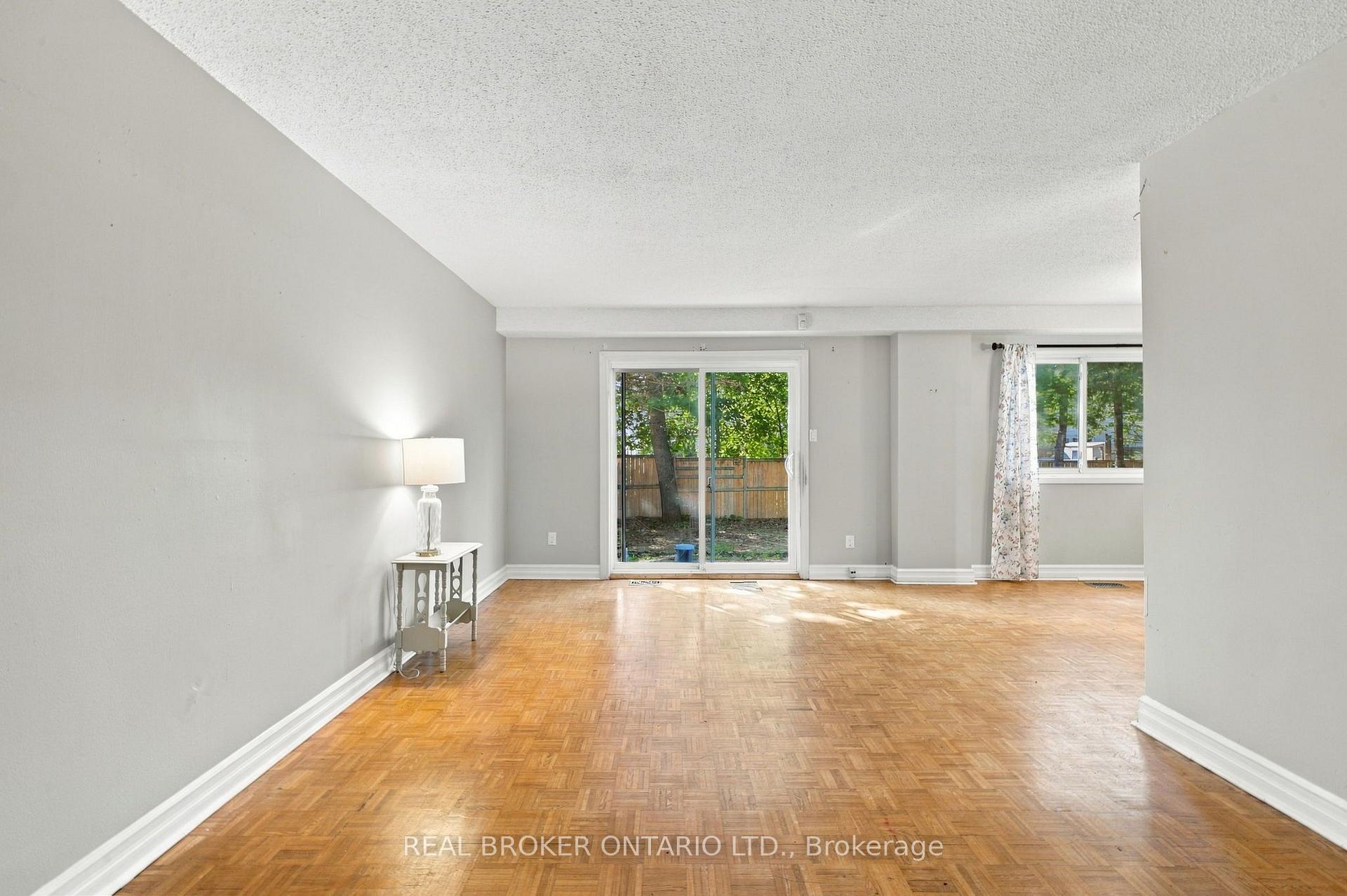 Photo 3 of 60 Tybalt Crescent, Ottawa, Westcliffe Estates — HOMEH