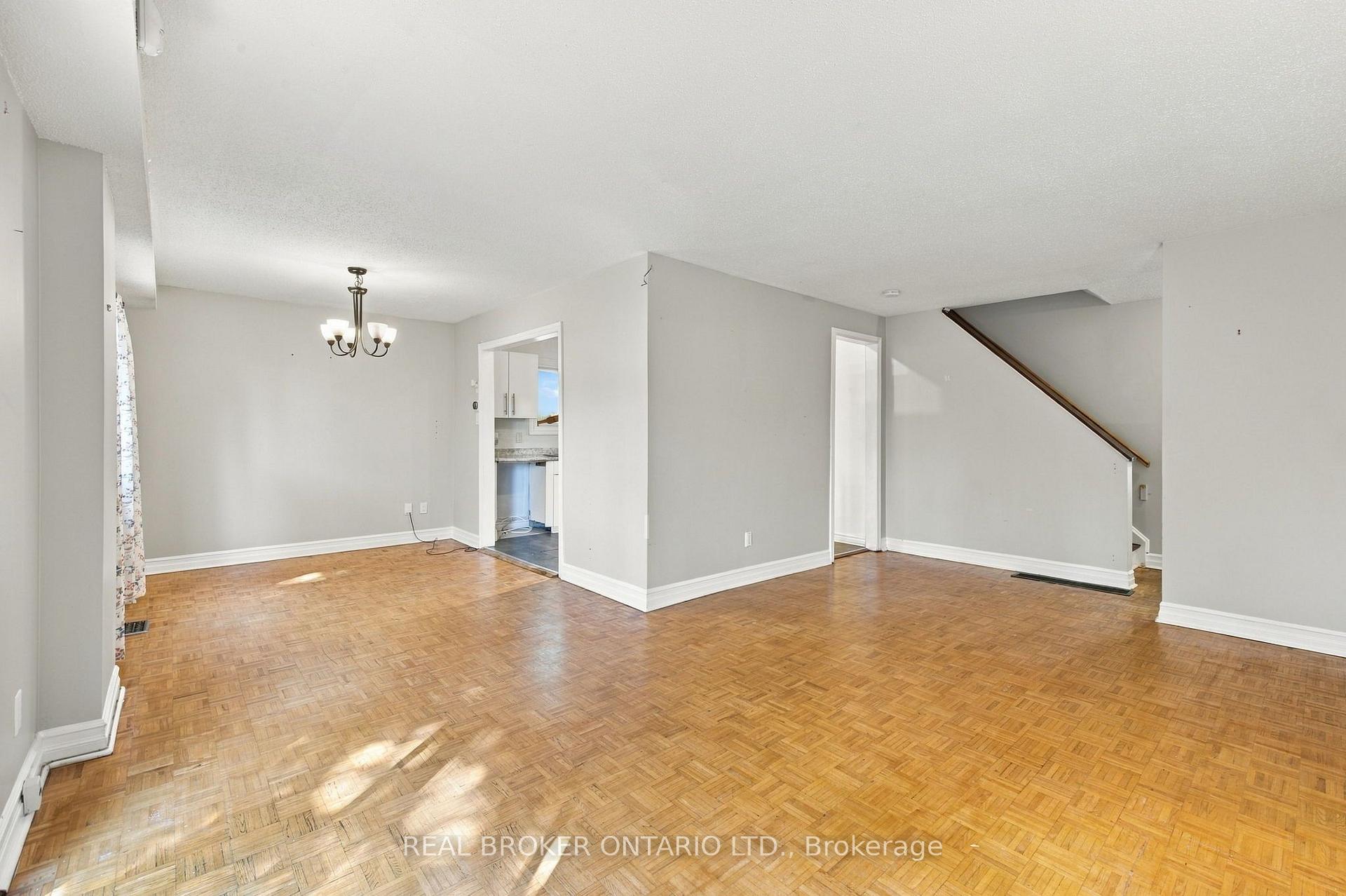 Photo 6 of 60 Tybalt Crescent, Ottawa, Westcliffe Estates — HOMEH