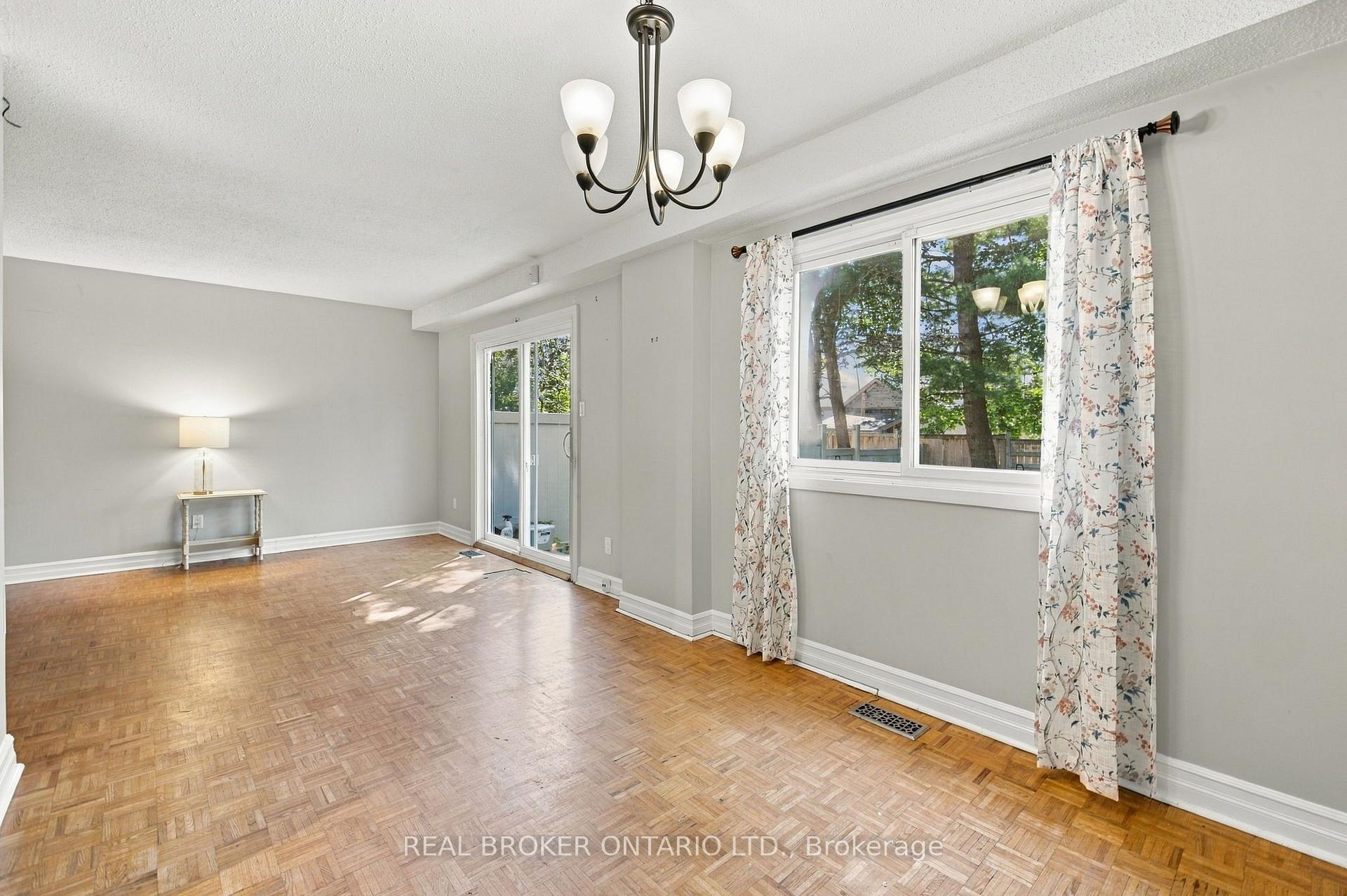 Photo 8 of 60 Tybalt Crescent, Ottawa, Westcliffe Estates — HOMEH