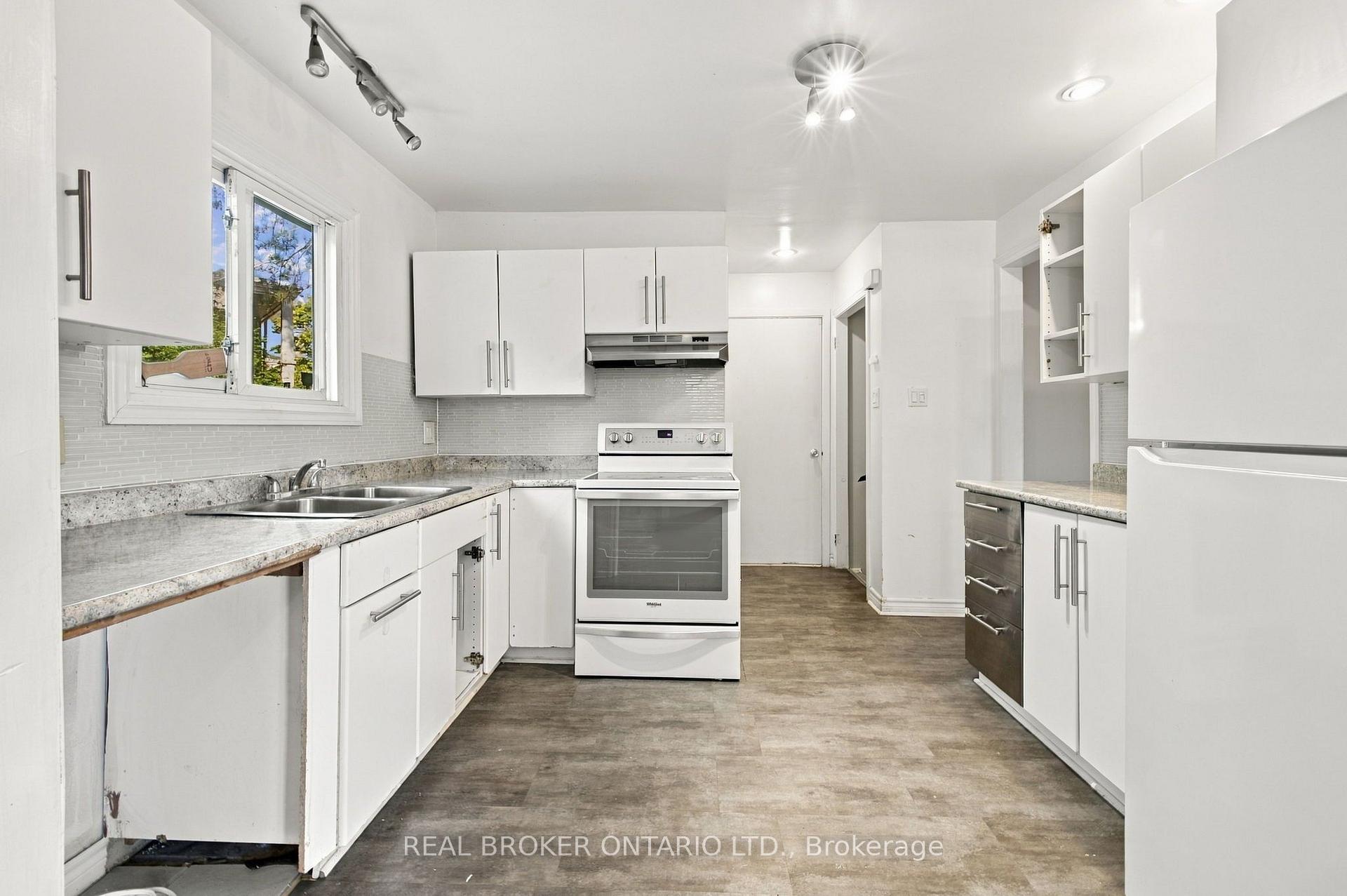 Photo 11 of 60 Tybalt Crescent, Ottawa, Westcliffe Estates — HOMEH