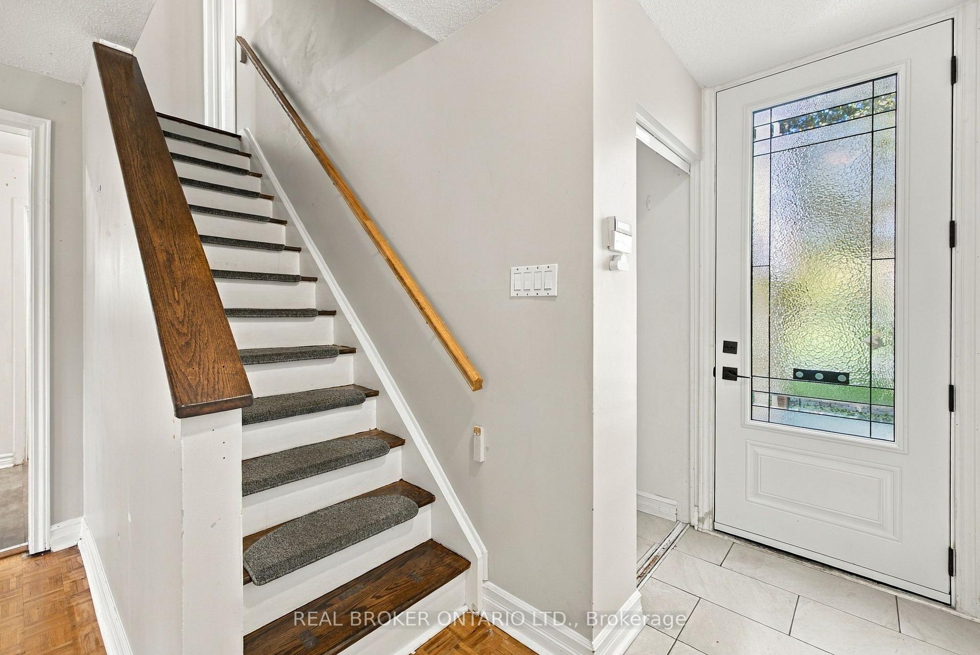 Photo 14 of 60 Tybalt Crescent, Ottawa, Westcliffe Estates — HOMEH