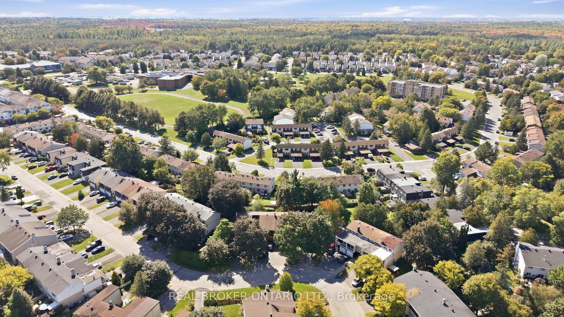 Photo 32 of 60 Tybalt Crescent, Ottawa, Westcliffe Estates — HOMEH