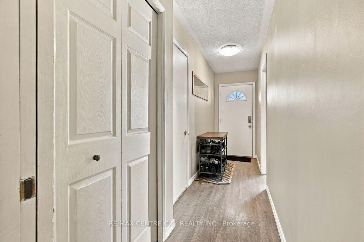 Photo 9 of 215 Walmer Grove, London, North K — HOMEH