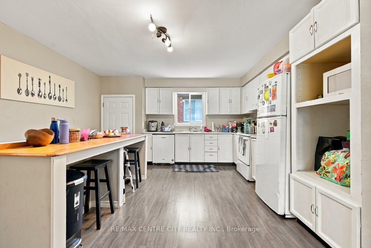 Photo 11 of 215 Walmer Grove, London, North K — HOMEH