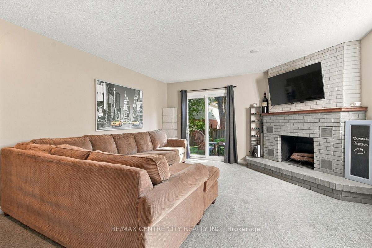 Photo 17 of 215 Walmer Grove, London, North K — HOMEH