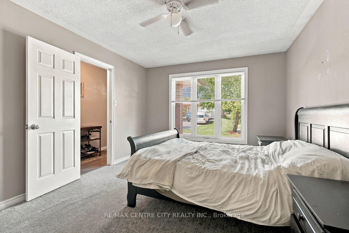 Photo 23 of 215 Walmer Grove, London, North K — HOMEH
