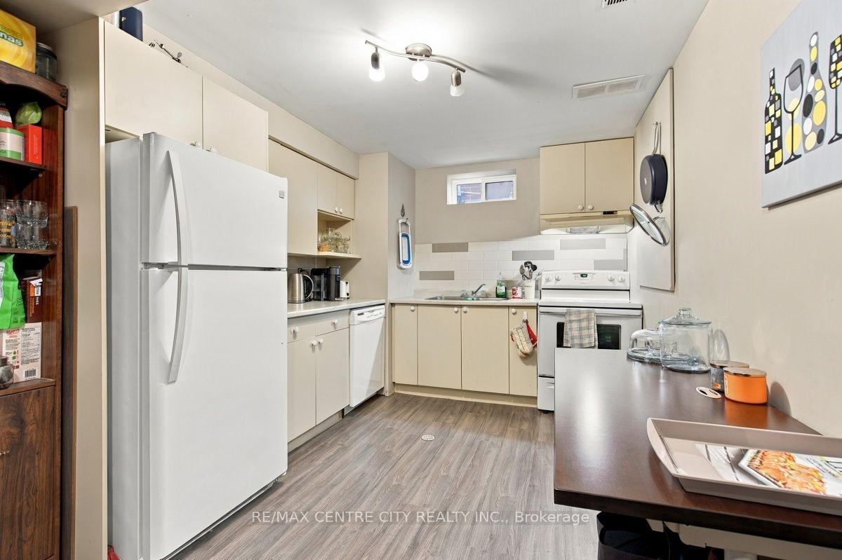 Photo 36 of 215 Walmer Grove, London, North K — HOMEH