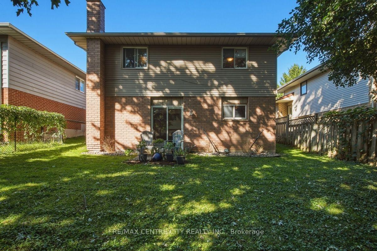 Photo 44 of 215 Walmer Grove, London, North K — HOMEH