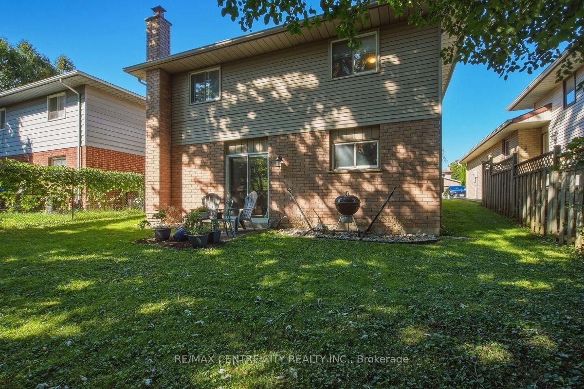 Photo 45 of 215 Walmer Grove, London, North K — HOMEH
