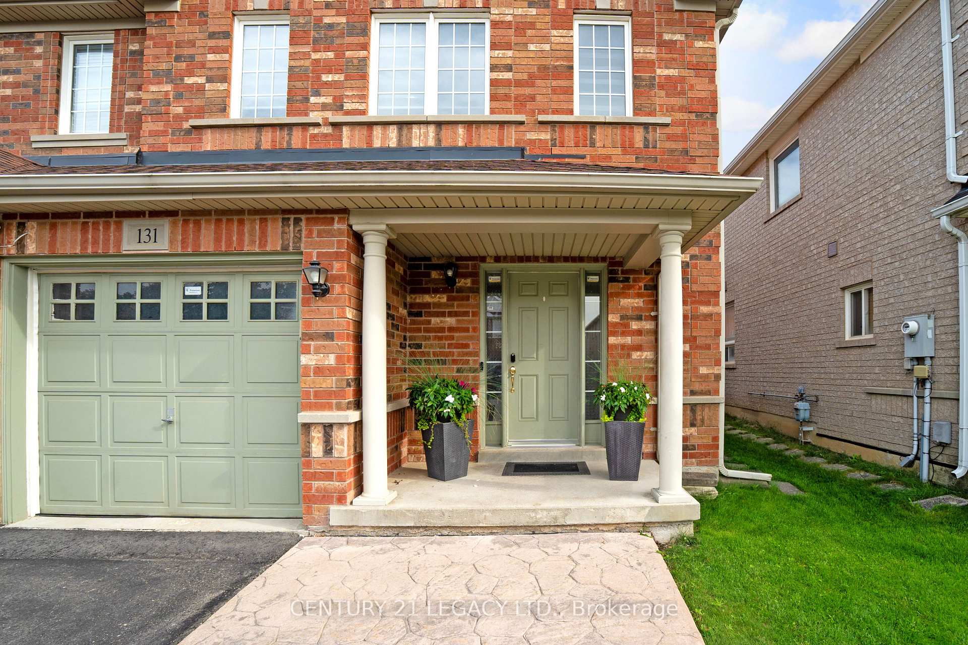 Photo 7 of 131 Sugarhill Drive, Brampton, Fletcher's Meadow — HOMEH