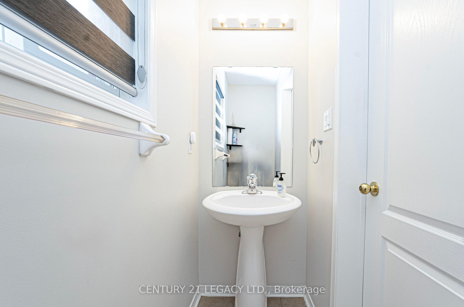 Photo 11 of 131 Sugarhill Drive, Brampton, Fletcher's Meadow — HOMEH