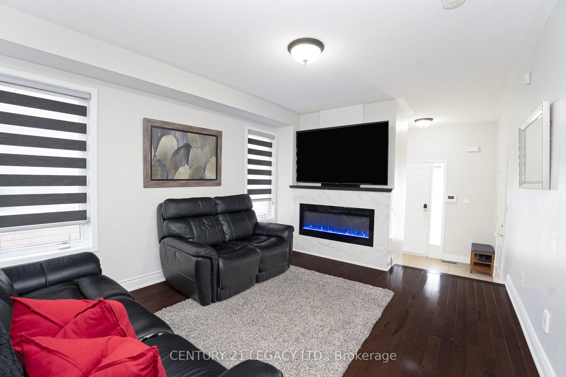 Photo 12 of 131 Sugarhill Drive, Brampton, Fletcher's Meadow — HOMEH
