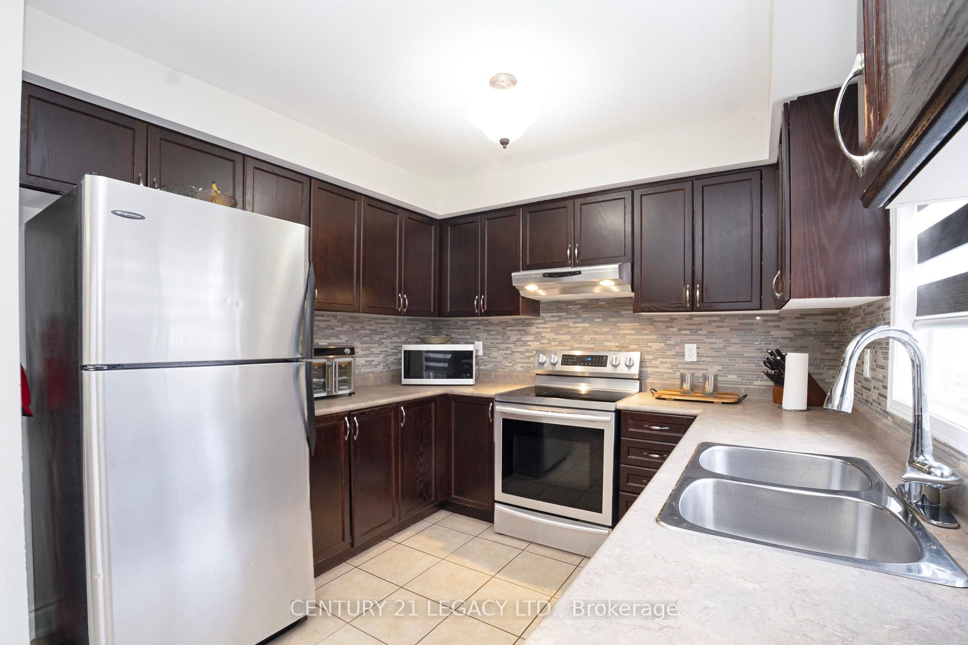 Photo 16 of 131 Sugarhill Drive, Brampton, Fletcher's Meadow — HOMEH