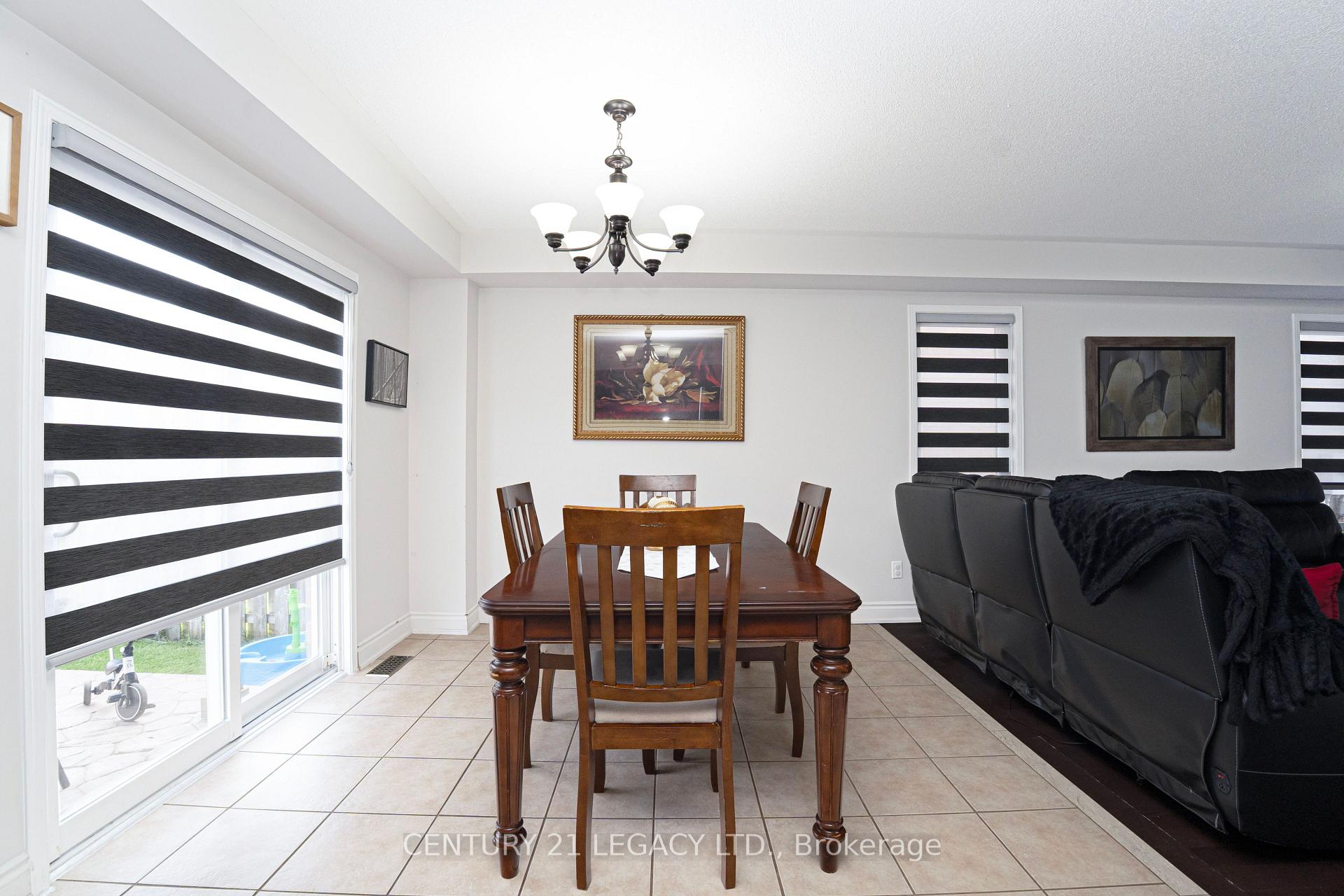 Photo 23 of 131 Sugarhill Drive, Brampton, Fletcher's Meadow — HOMEH