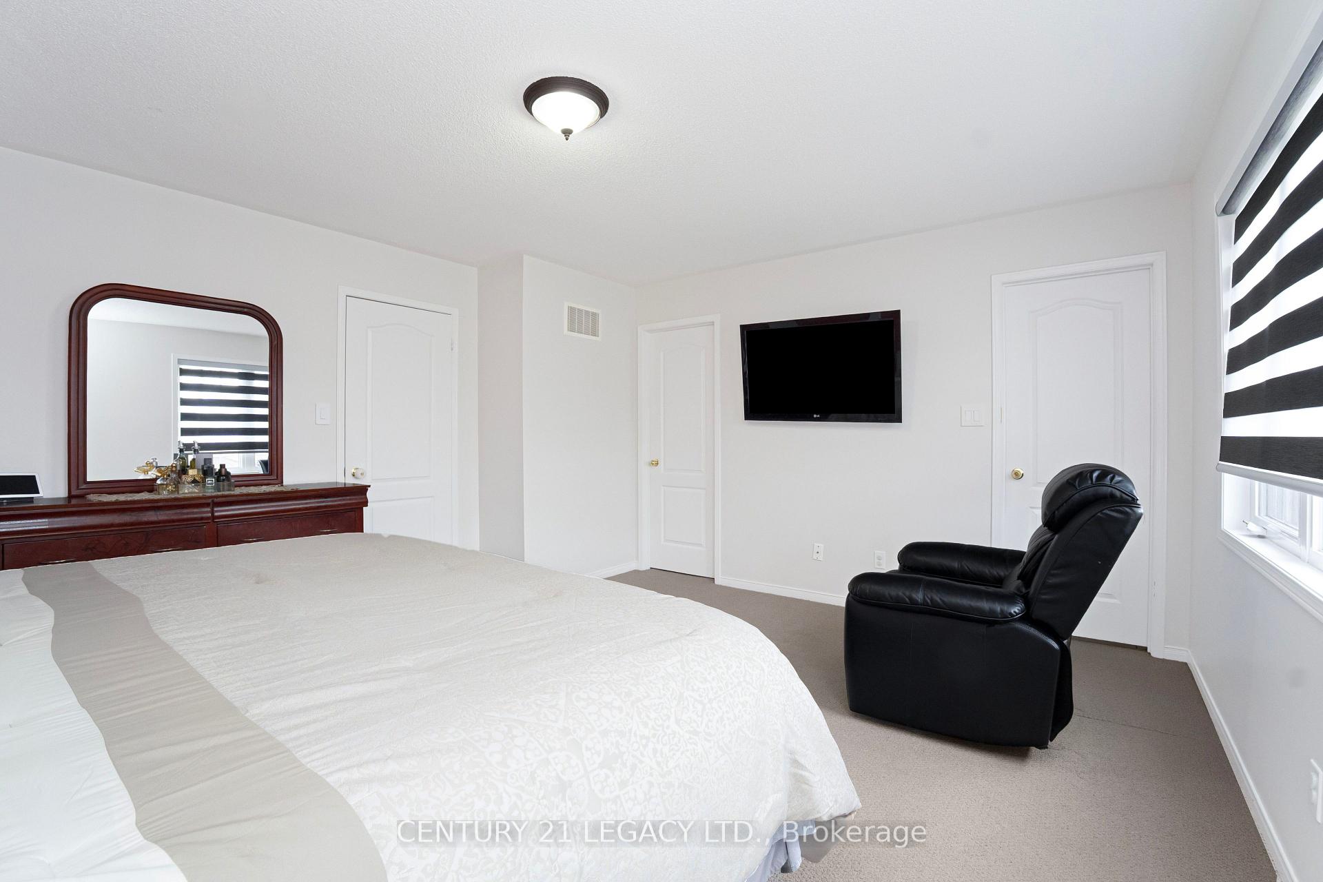 Photo 28 of 131 Sugarhill Drive, Brampton, Fletcher's Meadow — HOMEH