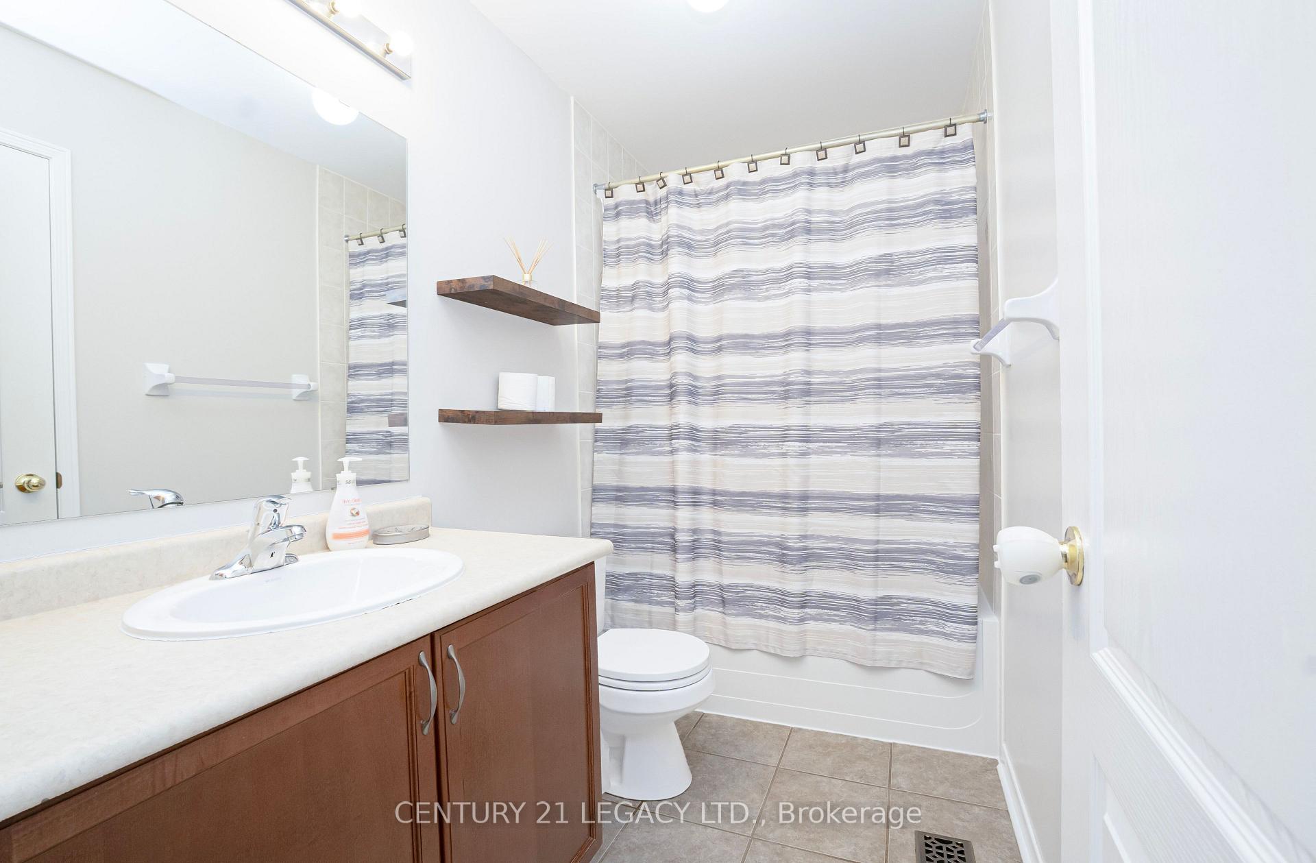 Photo 32 of 131 Sugarhill Drive, Brampton, Fletcher's Meadow — HOMEH
