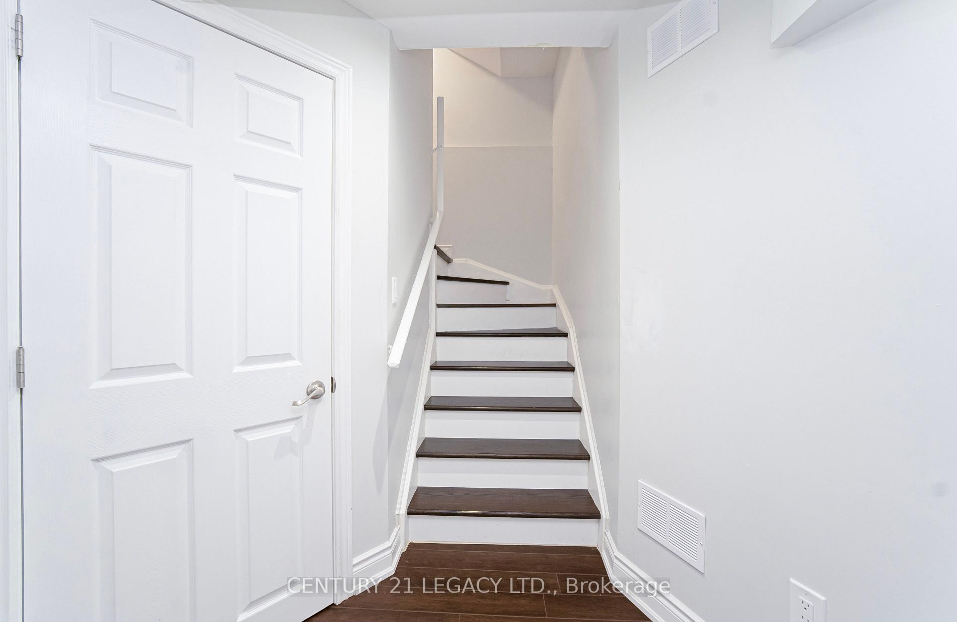 Photo 34 of 131 Sugarhill Drive, Brampton, Fletcher's Meadow — HOMEH