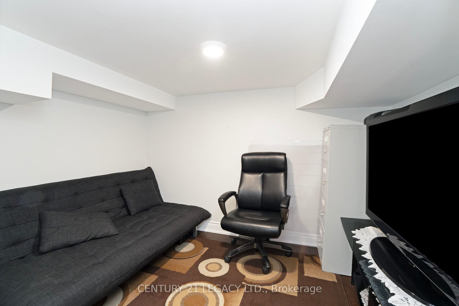 Photo 39 of 131 Sugarhill Drive, Brampton, Fletcher's Meadow — HOMEH