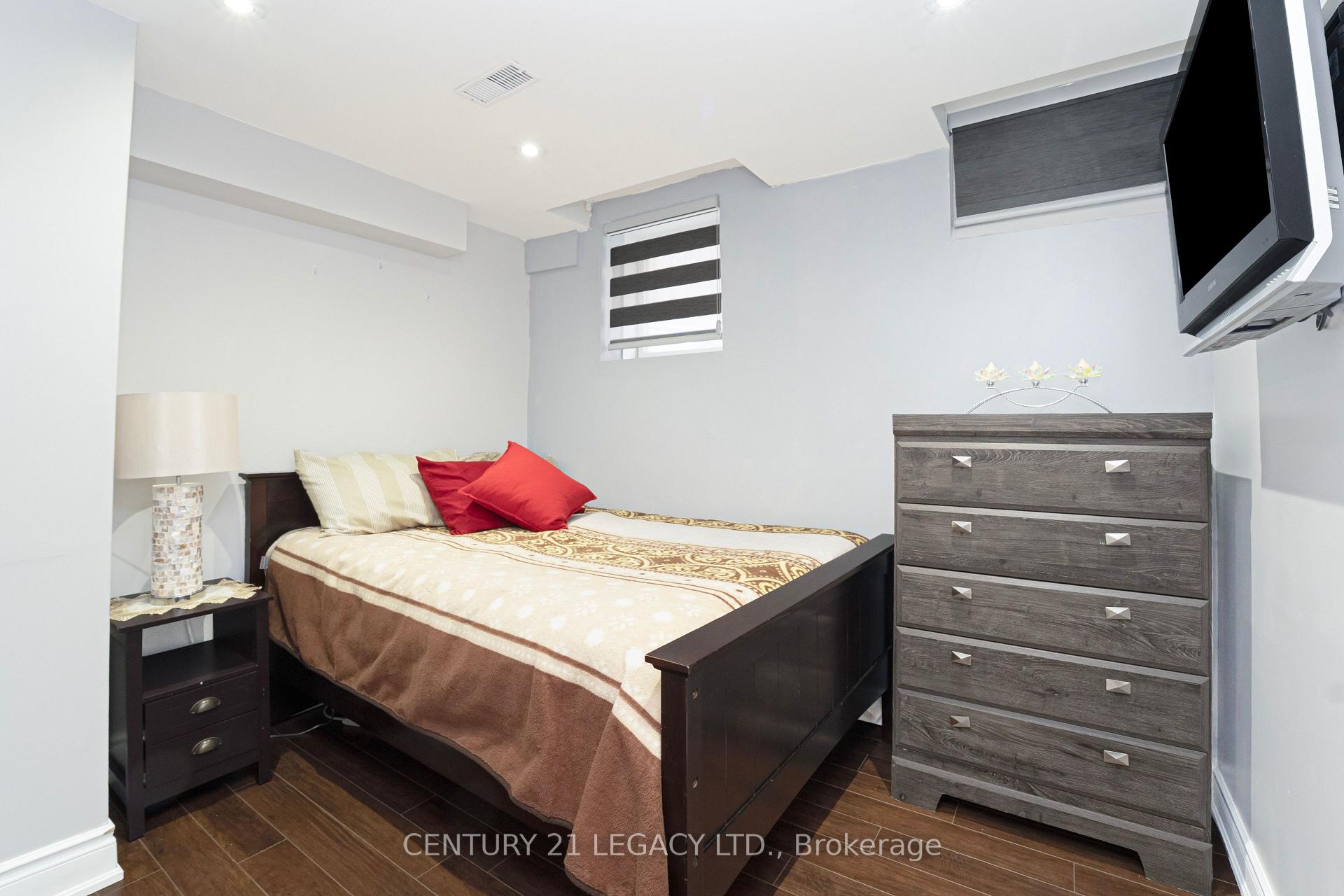 Photo 40 of 131 Sugarhill Drive, Brampton, Fletcher's Meadow — HOMEH