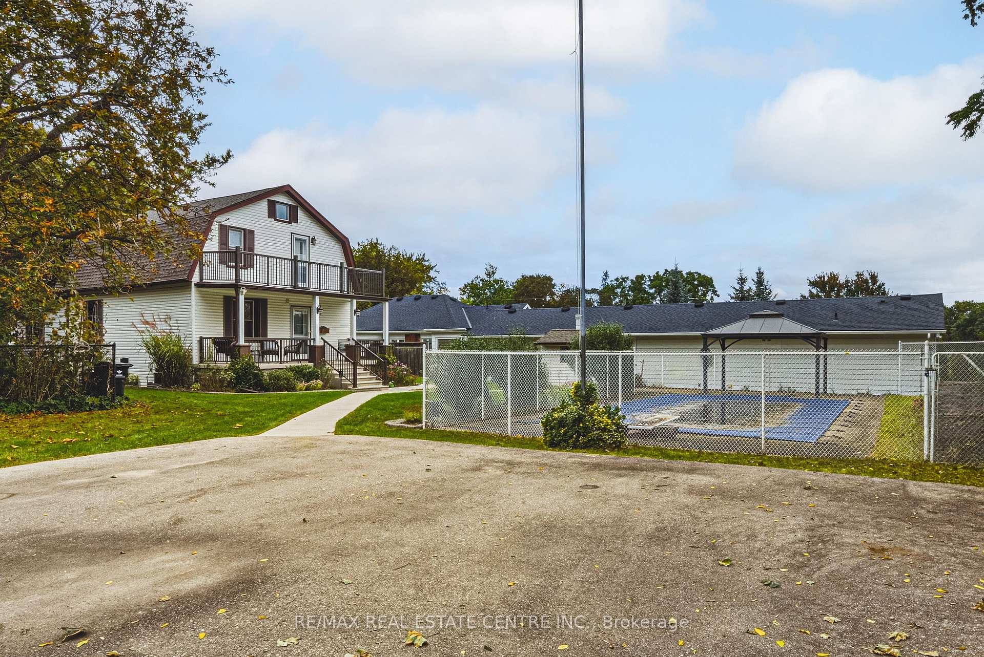 Photo 4 of 950 Hamilton Street, Cambridge, Preston South — HOMEH