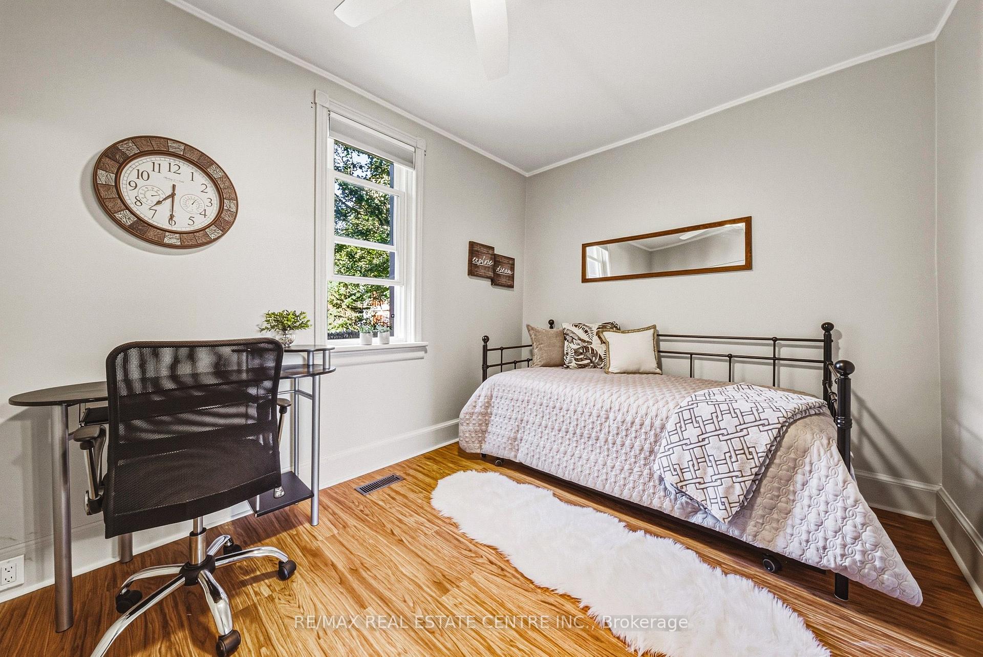 Photo 12 of 950 Hamilton Street, Cambridge, Preston South — HOMEH