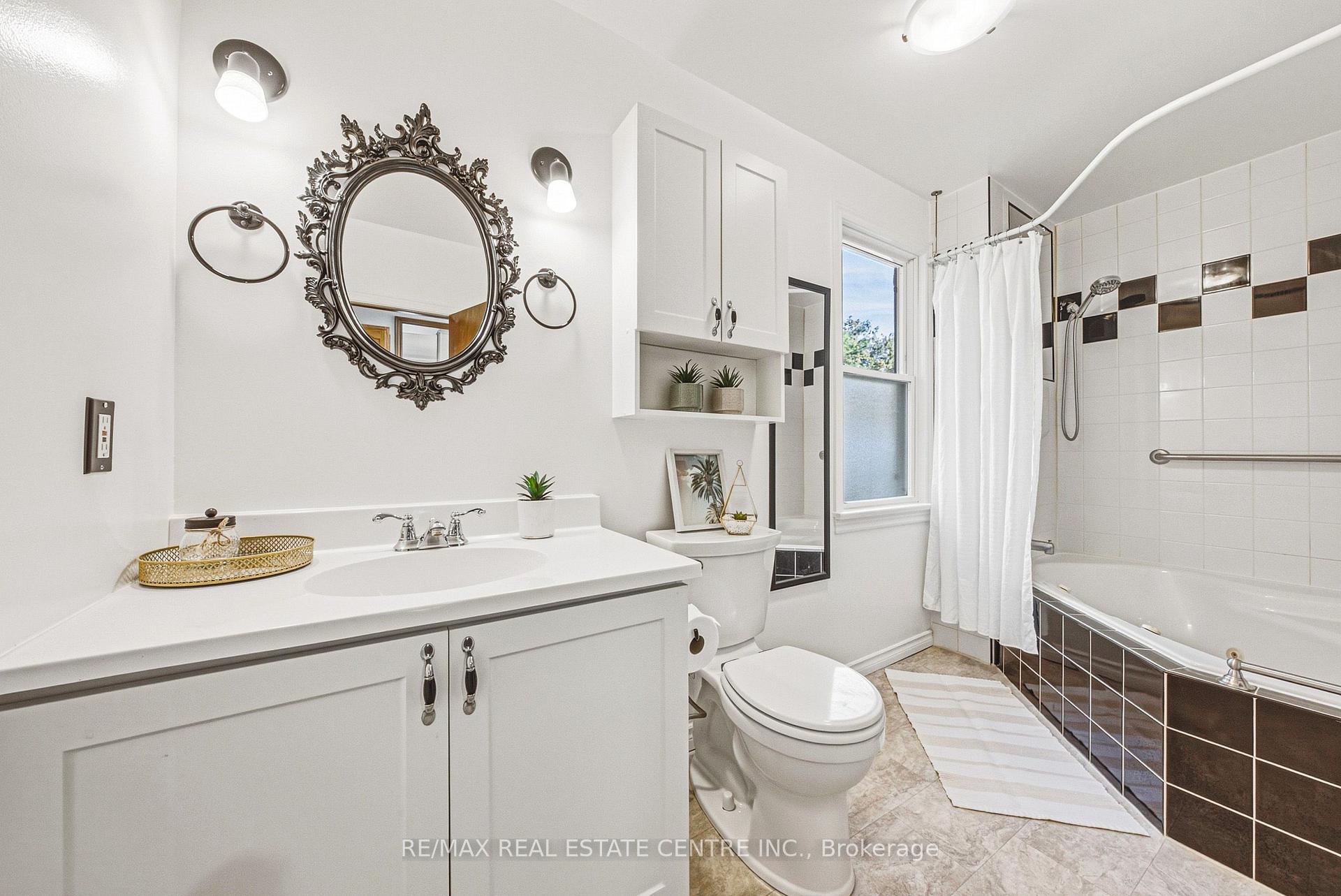 Photo 15 of 950 Hamilton Street, Cambridge, Preston South — HOMEH