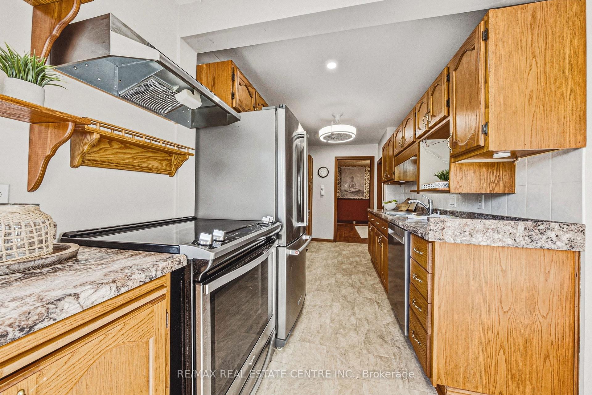 Photo 17 of 950 Hamilton Street, Cambridge, Preston South — HOMEH