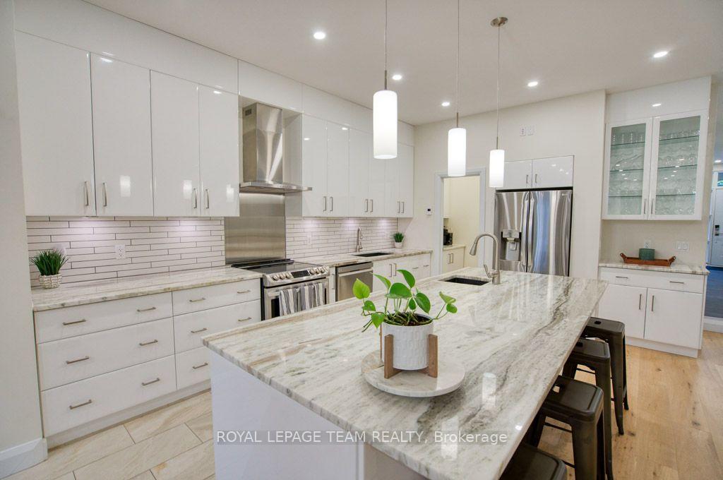 Photo 9 of 49 Aylen Avenue, Ottawa, Woodroffe — HOMEH