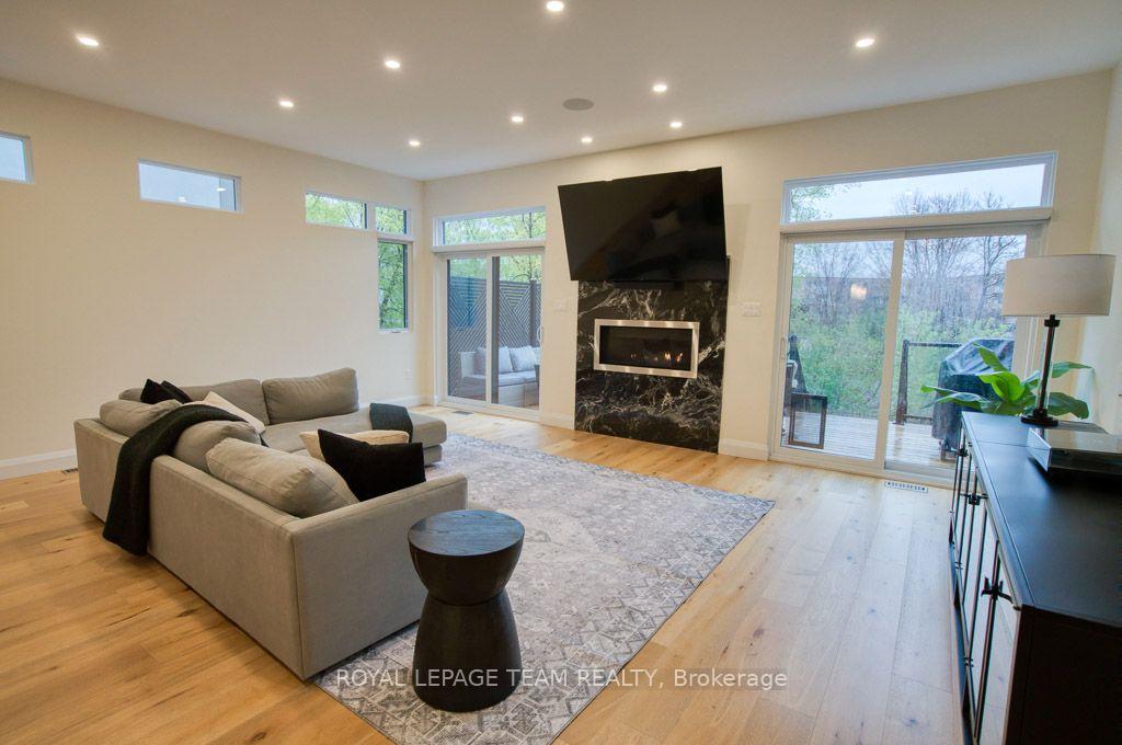 Photo 12 of 49 Aylen Avenue, Ottawa, Woodroffe — HOMEH