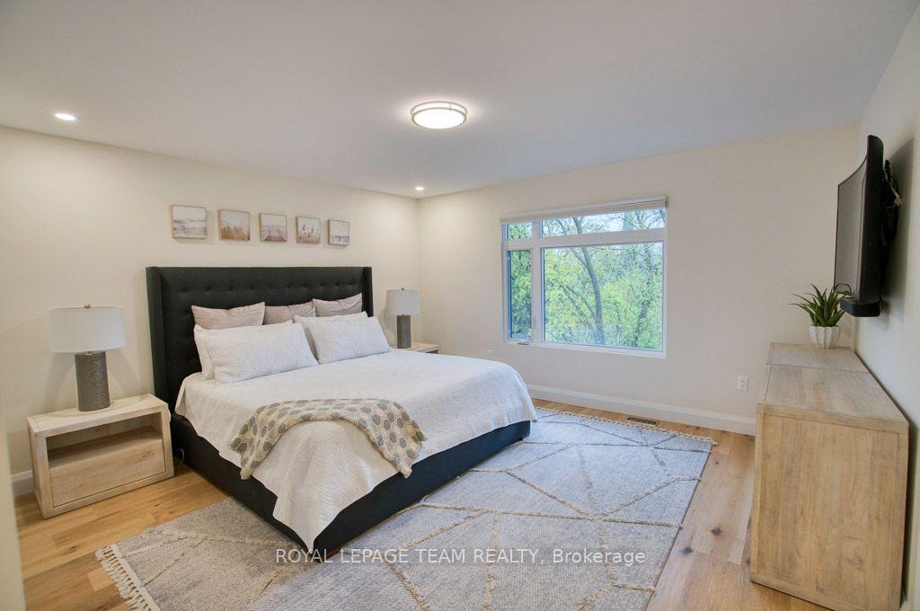 Photo 17 of 49 Aylen Avenue, Ottawa, Woodroffe — HOMEH