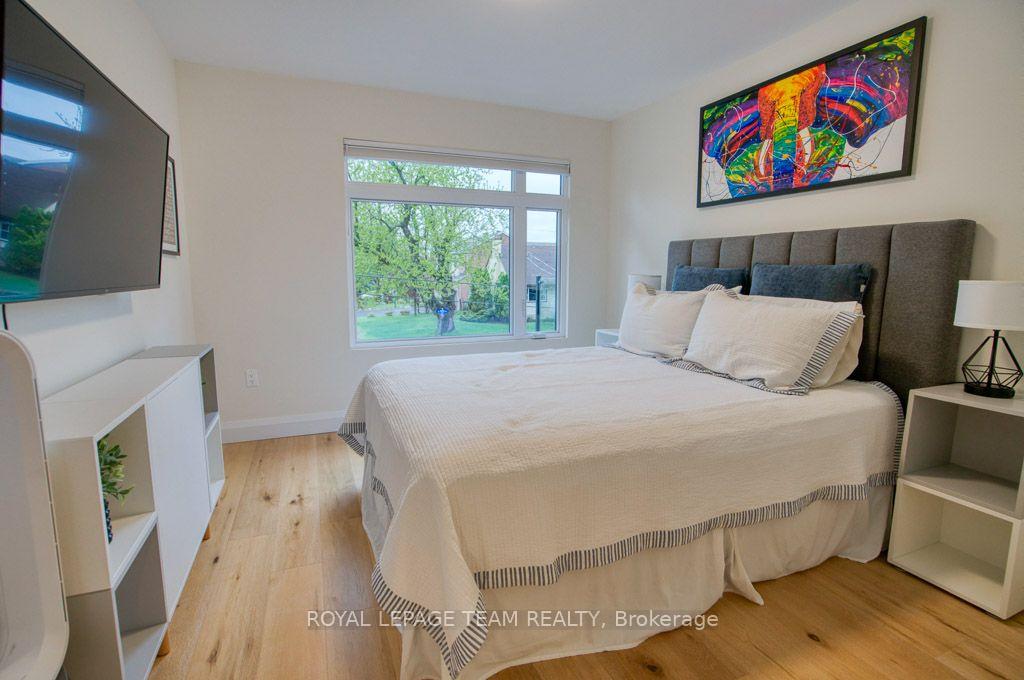 Photo 23 of 49 Aylen Avenue, Ottawa, Woodroffe — HOMEH