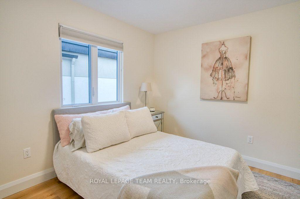 Photo 25 of 49 Aylen Avenue, Ottawa, Woodroffe — HOMEH