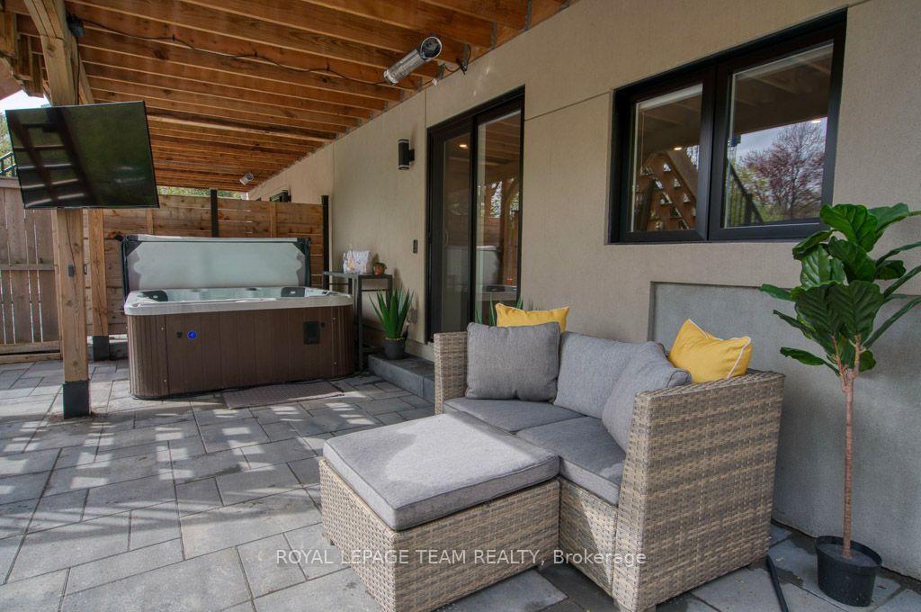 Photo 42 of 49 Aylen Avenue, Ottawa, Woodroffe — HOMEH