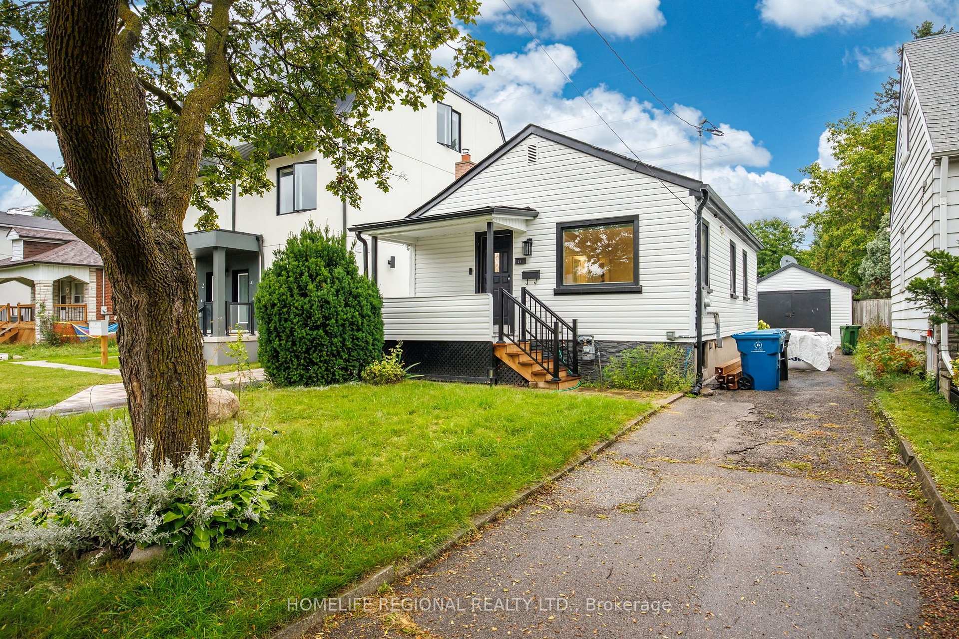Photo 2 of Unit Main Level, 21 Acorn Avenue, Etobicoke, Islington-City Centre West — HOMEH