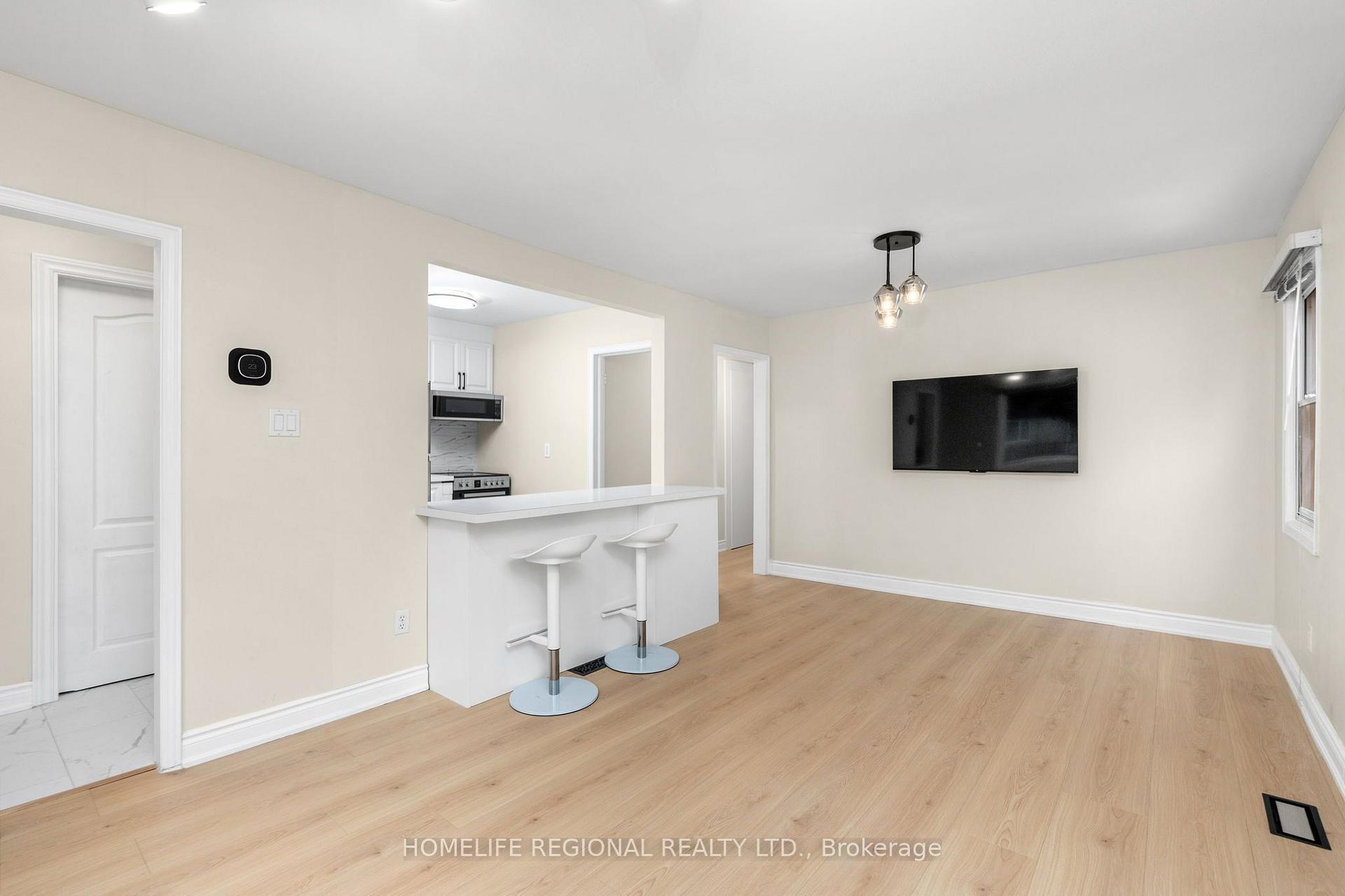 Photo 7 of Unit Main Level, 21 Acorn Avenue, Etobicoke, Islington-City Centre West — HOMEH