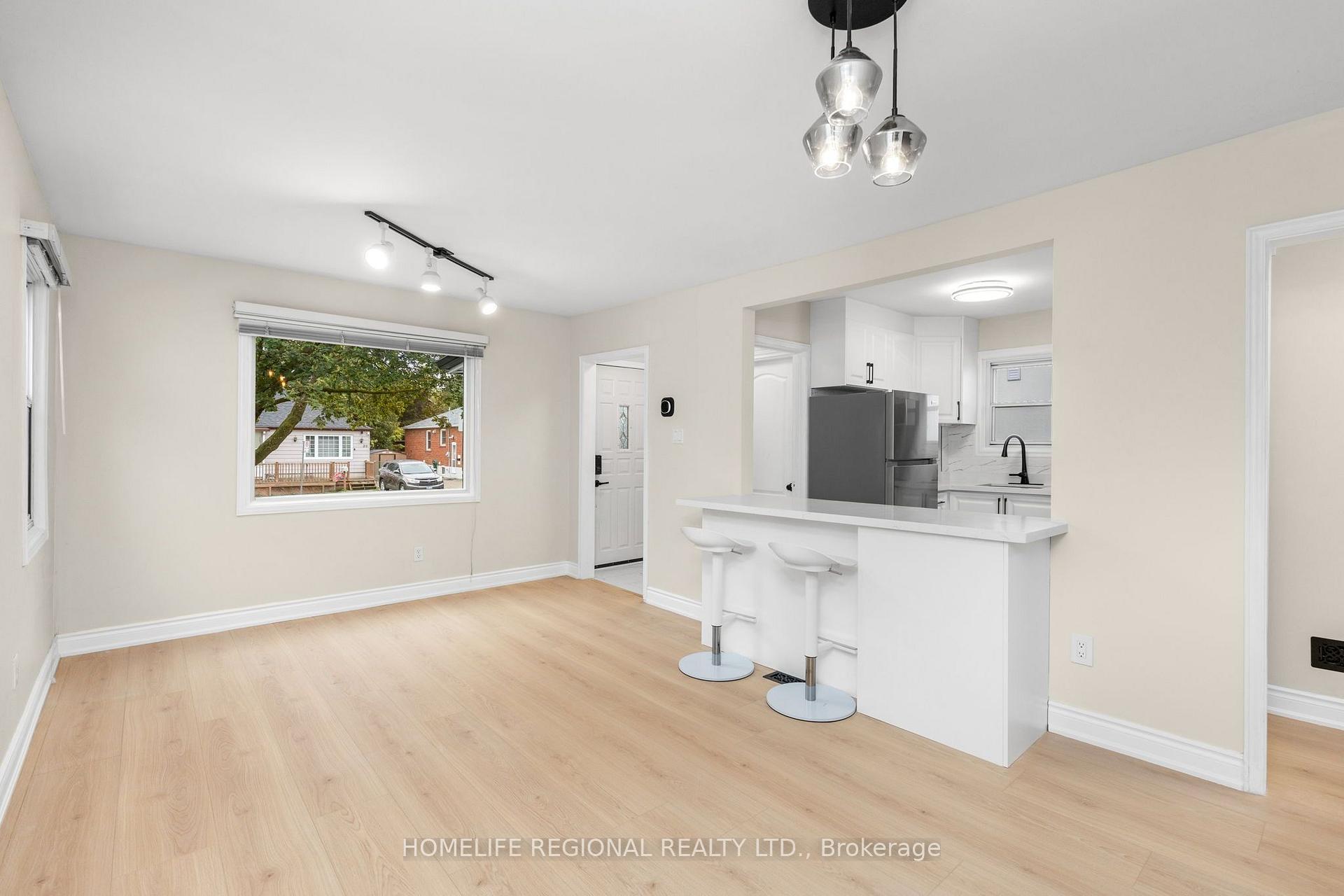 Photo 8 of Unit Main Level, 21 Acorn Avenue, Etobicoke, Islington-City Centre West — HOMEH