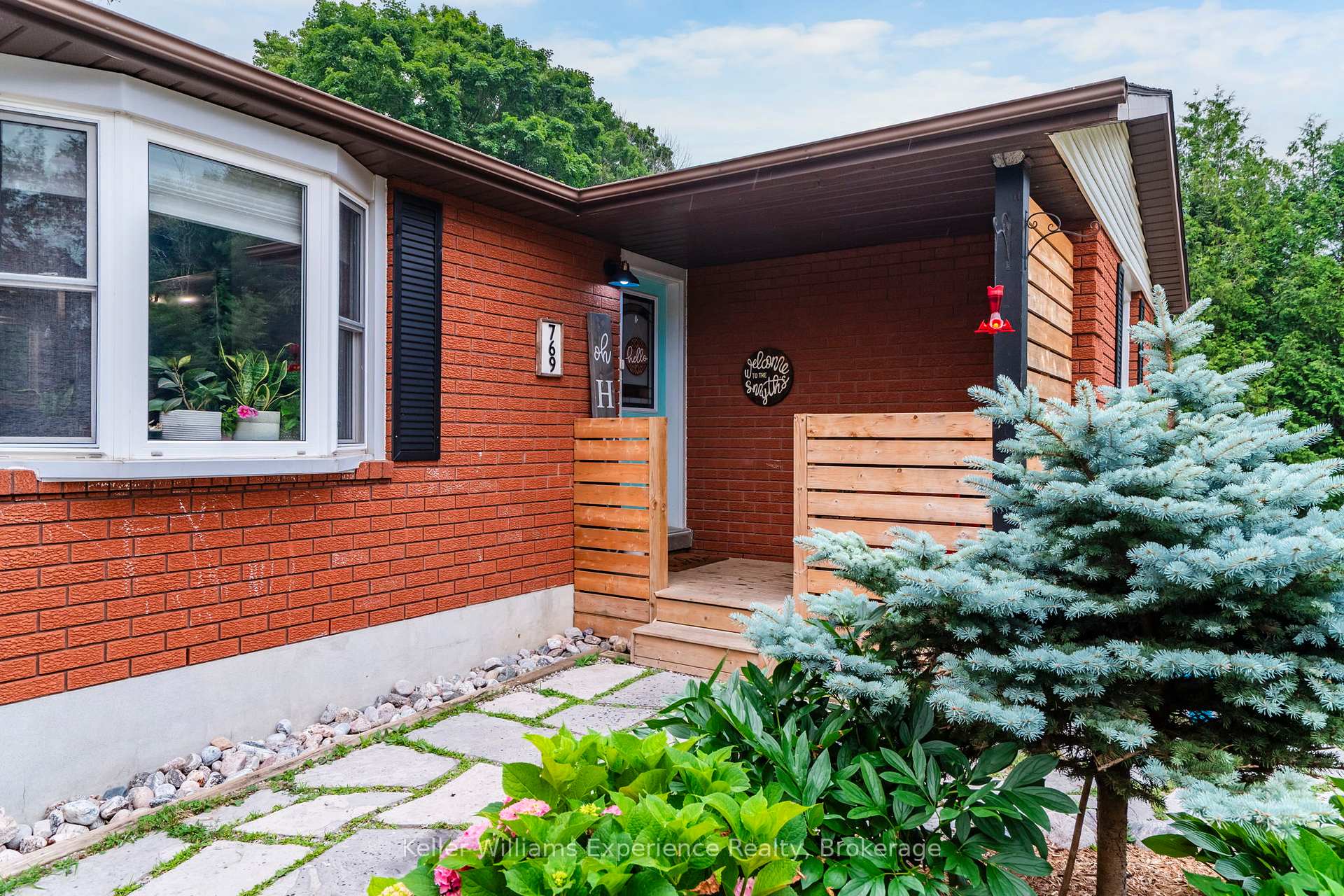 Photo 2 of 769 Pratt Avenue, Midland — HOMEH