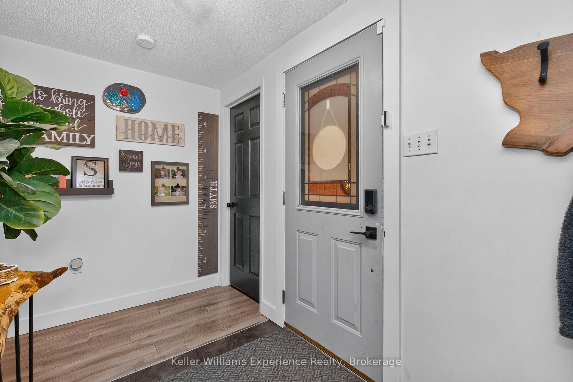 Photo 4 of 769 Pratt Avenue, Midland — HOMEH
