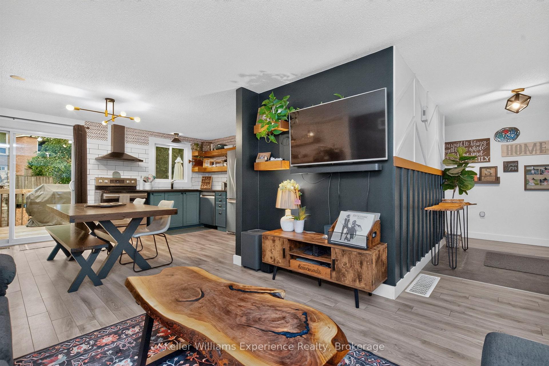 Photo 7 of 769 Pratt Avenue, Midland — HOMEH