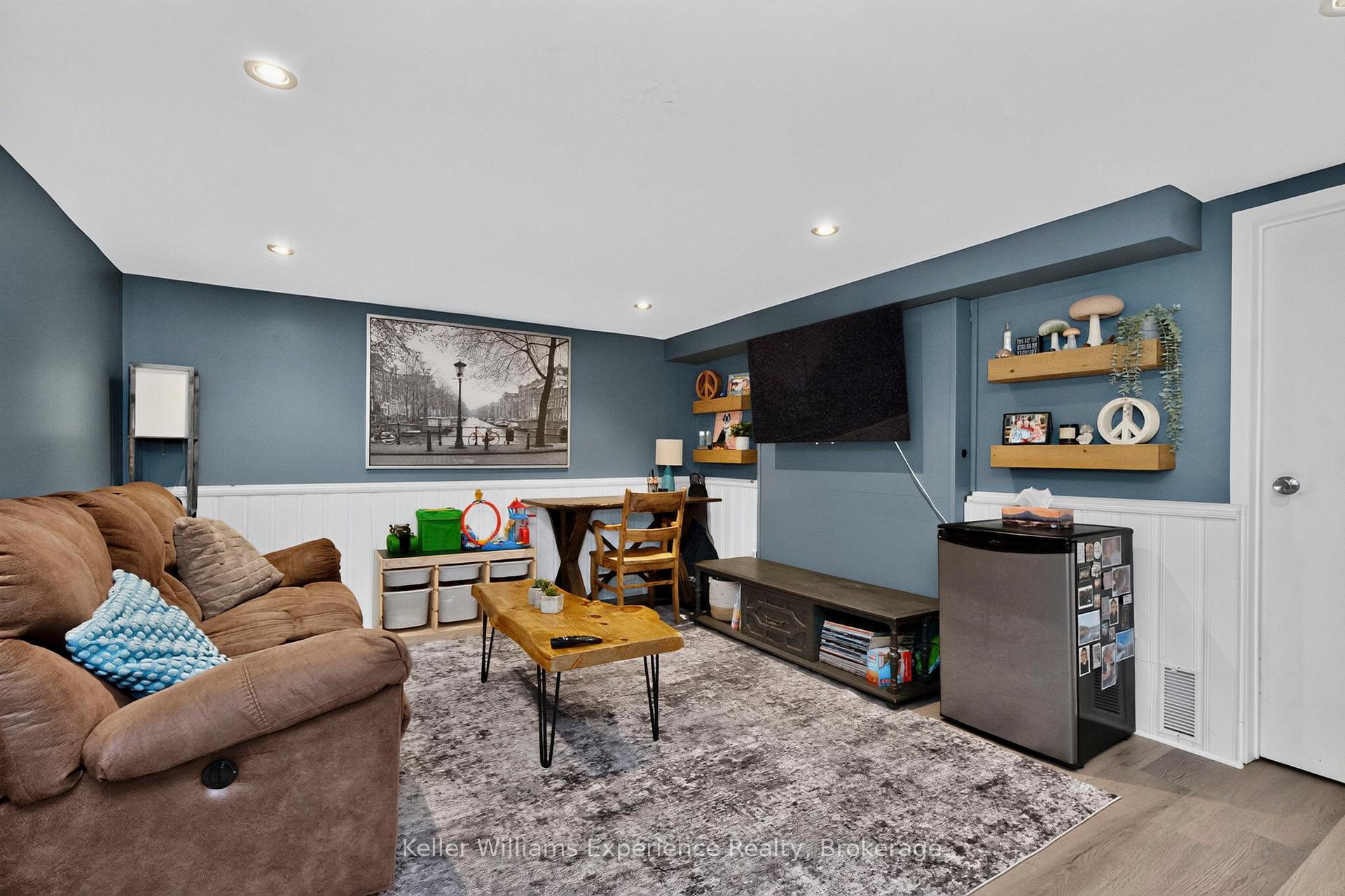Photo 18 of 769 Pratt Avenue, Midland — HOMEH