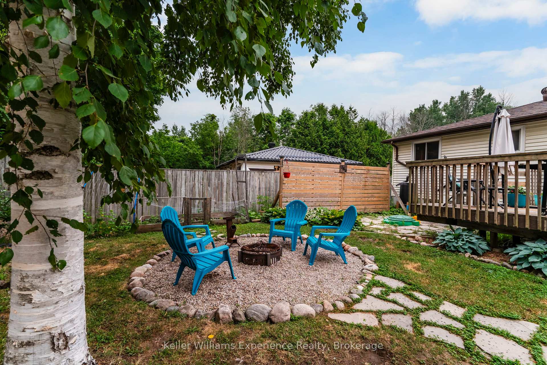 Photo 23 of 769 Pratt Avenue, Midland — HOMEH