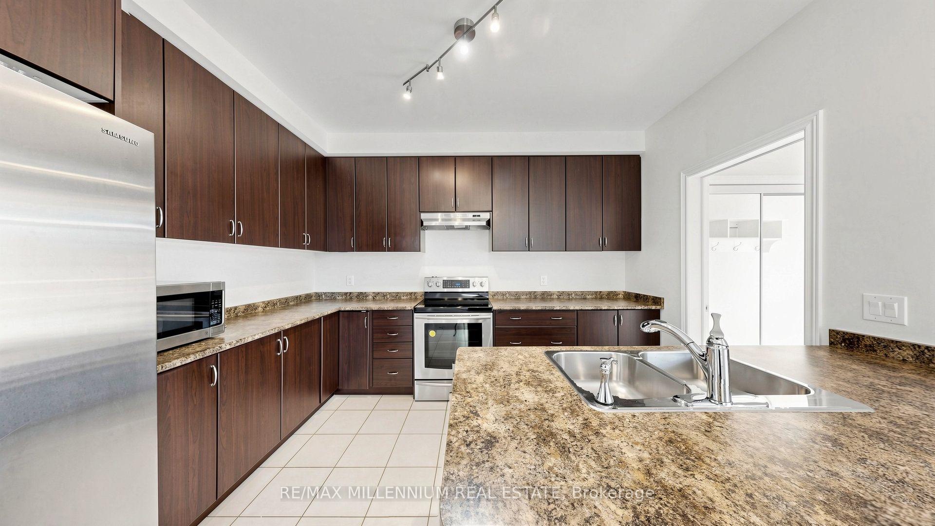 Photo 16 of 65 Yellowknife Road, Brampton, Sandringham-Wellington North — HOMEH