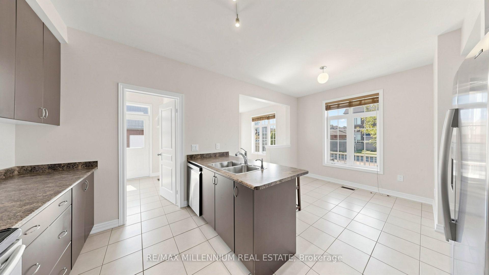 Photo 17 of 65 Yellowknife Road, Brampton, Sandringham-Wellington North — HOMEH