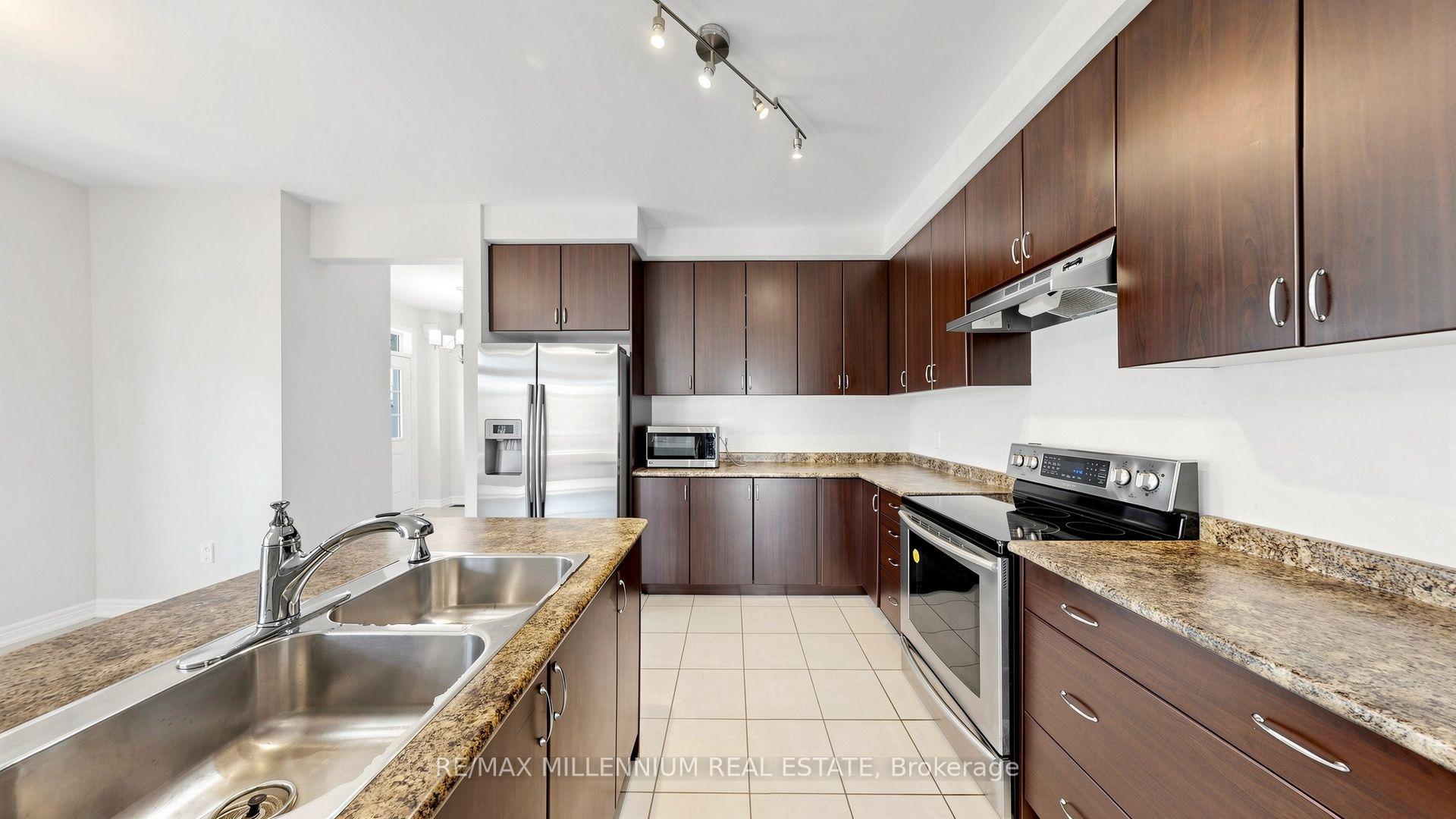 Photo 19 of 65 Yellowknife Road, Brampton, Sandringham-Wellington North — HOMEH