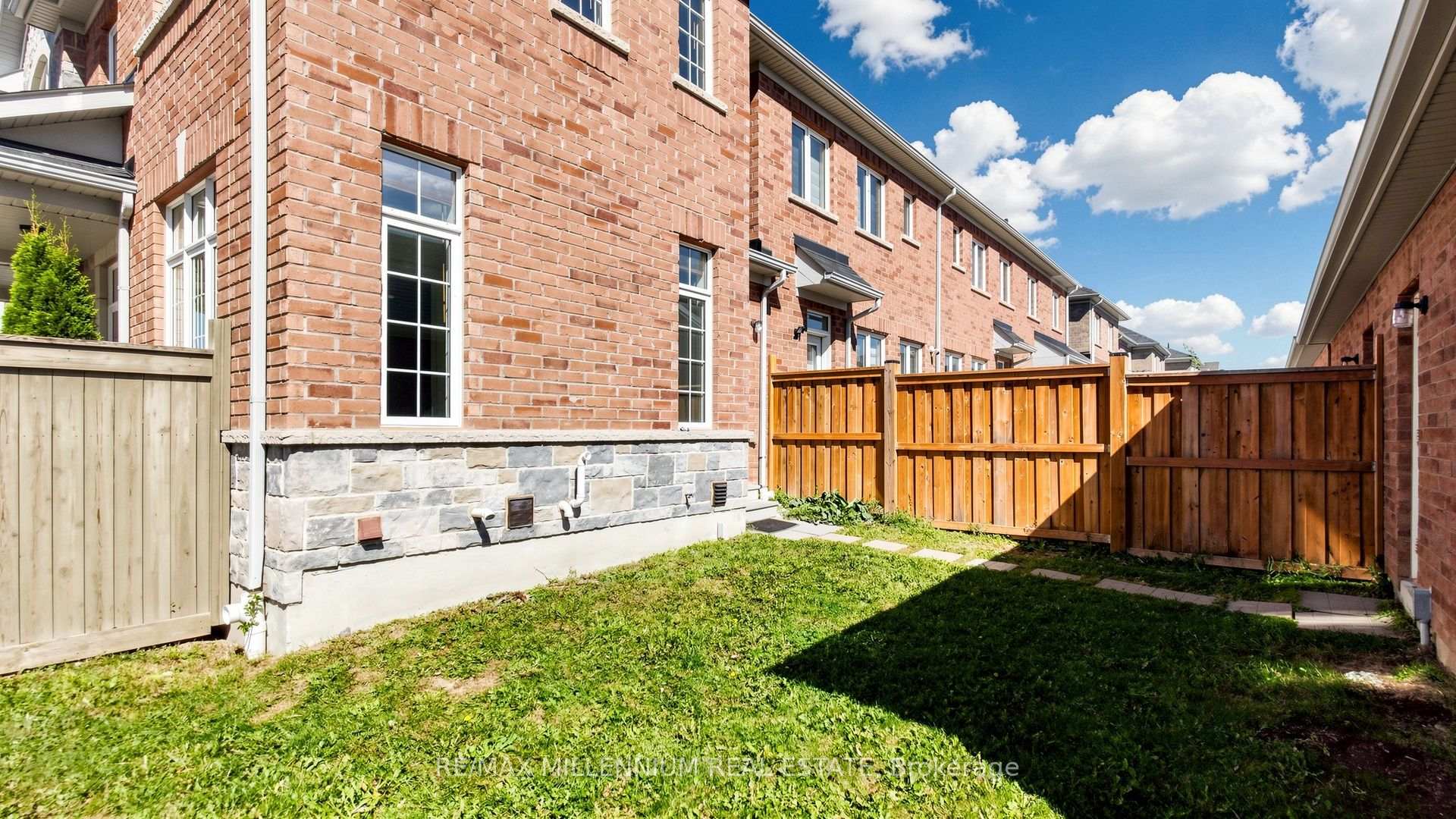 Photo 46 of 65 Yellowknife Road, Brampton, Sandringham-Wellington North — HOMEH